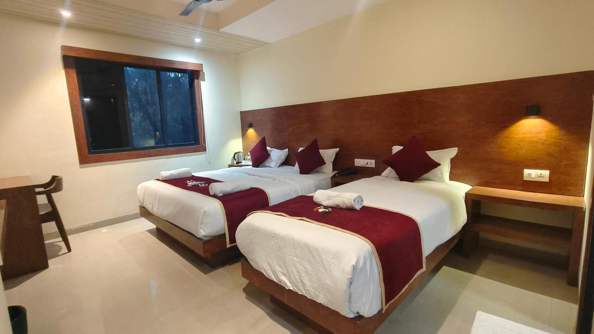 Hotel Ashraya International — Photos 1